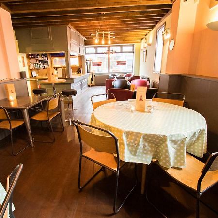 Nik The Greek Bed & Breakfast เบอรีพอร์ต ภายนอก รูปภาพ