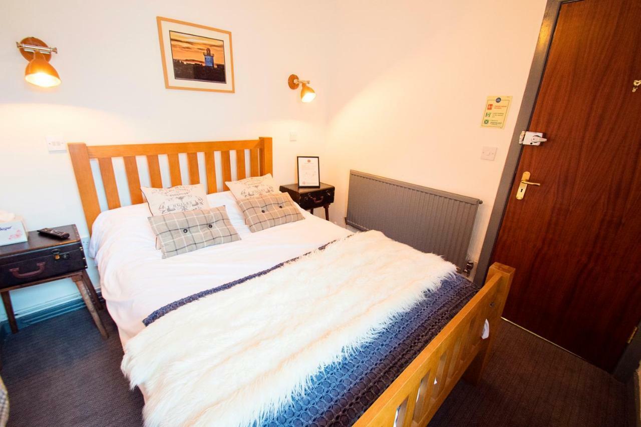 Nik The Greek Bed & Breakfast เบอรีพอร์ต ภายนอก รูปภาพ