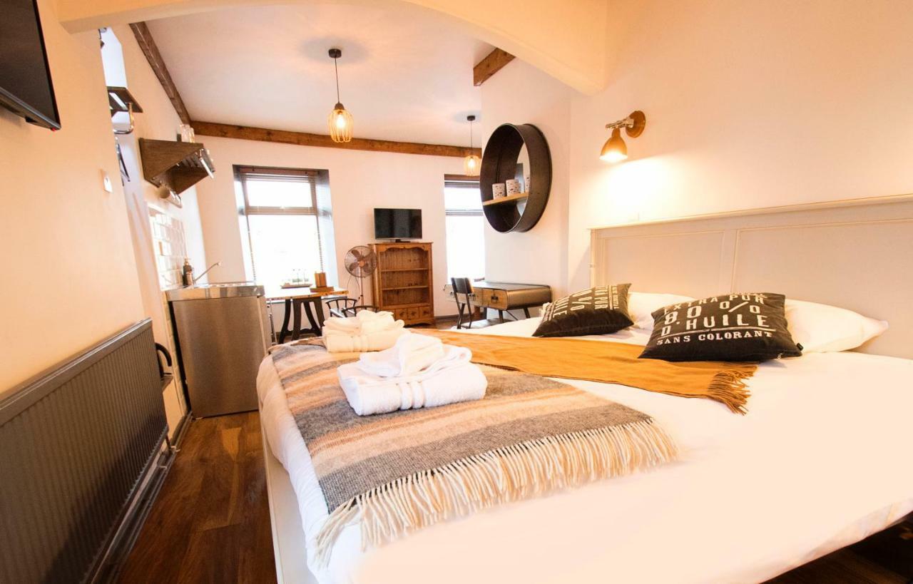 Nik The Greek Bed & Breakfast เบอรีพอร์ต ภายนอก รูปภาพ