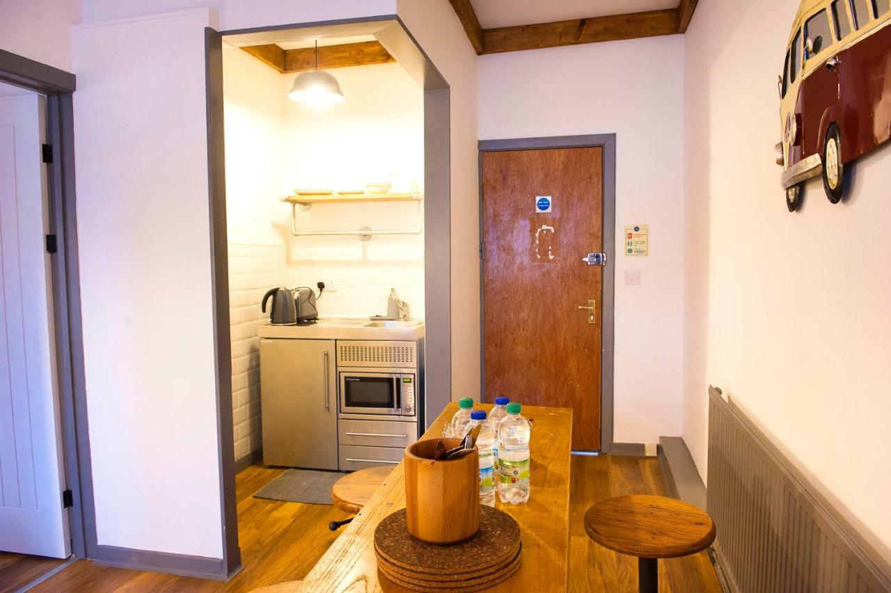 Nik The Greek Bed & Breakfast เบอรีพอร์ต ภายนอก รูปภาพ