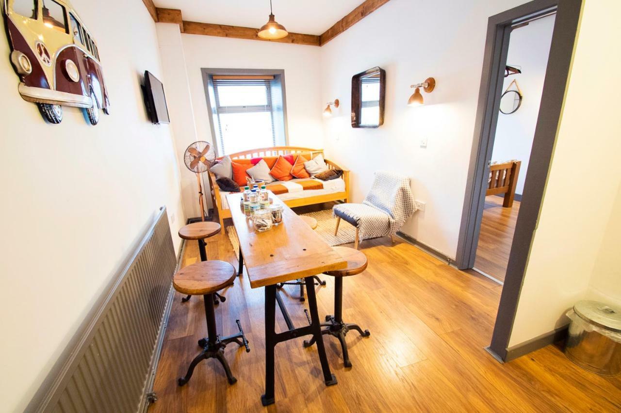 Nik The Greek Bed & Breakfast เบอรีพอร์ต ภายนอก รูปภาพ
