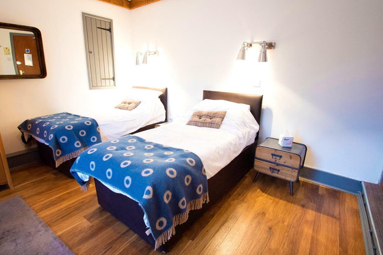 Nik The Greek Bed & Breakfast เบอรีพอร์ต ภายนอก รูปภาพ