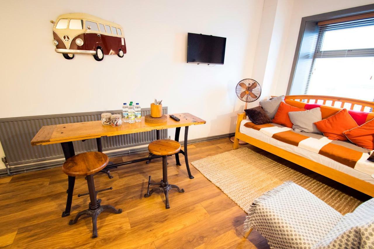 Nik The Greek Bed & Breakfast เบอรีพอร์ต ภายนอก รูปภาพ