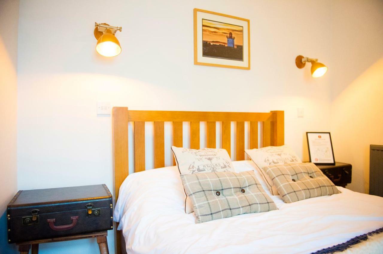 Nik The Greek Bed & Breakfast เบอรีพอร์ต ภายนอก รูปภาพ
